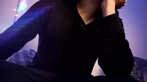 Snapshot of kingbat162 chatting on 09/17/25, 10:17 kingbat162 online show from 09/17/25, 10:17