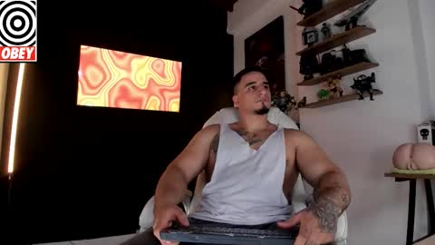 Snapshot of kingbear777 chatting on 11/03/25, 02:18 King Bear online show from 11/03/25, 02:18