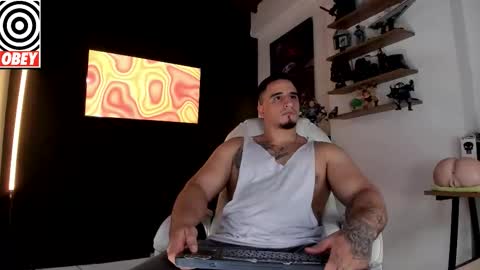 Snapshot of kingbear777 chatting on 11/05/25, 11:10 King Bear online show from 11/05/25, 11:10