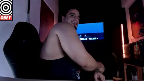 Snapshot of kingbear777 chatting on 11/07/25, 10:15 King Bear online show from 11/07/25, 10:15