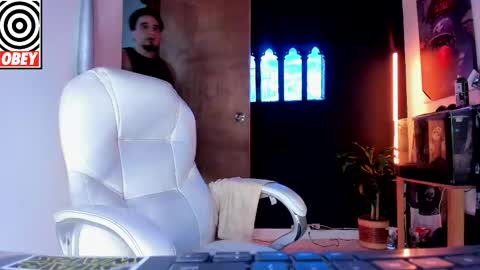 Snapshot of kingbear777 chatting on 12/01/25, 04:06 King Bear online show from 12/01/25, 04:06