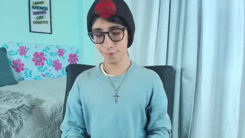 kingdanny_8 online show from 10/17/25, 02:26