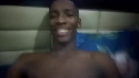 Snapshot of kingemizzy chatting on 07/17/26, 02:40 kingemizzy online show from 07/17/26, 02:40