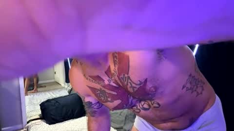 Snapshot of kingemul chatting on 10/27/25, 07:40 Emul King online show from 10/27/25, 07:40