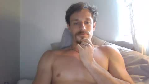 Snapshot of kingharold92 chatting on 06/25/26, 05:12 kingharold92 online show from 06/25/26, 05:12