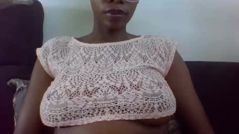 Snapshot of kingrena chatting on 01/07/26, 07:00 Rena-sexy online show from 01/07/26, 07:00