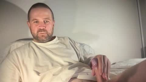 Snapshot of kingsizetease chatting on 02/11/26, 03:33 kingsizetease online show from 02/11/26, 03:33