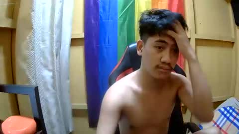 Snapshot of kingsucker2069 chatting on 02/10/25, 08:42 Ruru online show from 02/10/25, 08:42