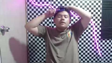 Snapshot of kingvoltage chatting on 04/04/26, 10:24 Yuki online show from 04/04/26, 10:24