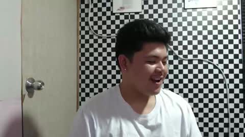 Snapshot of kingvoltage chatting on 04/05/26, 06:21 Yuki online show from 04/05/26, 06:21