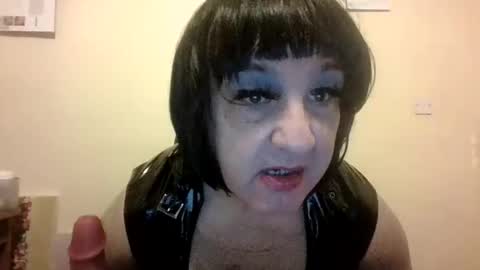 Snapshot of kingwillywoo chatting on 12/12/24, 10:02 Cynthia Pvc lips online show from 12/12/24, 10:02