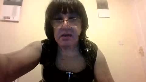 Snapshot of kingwillywoo chatting on 12/18/24, 01:45 Cynthia Pvc lips online show from 12/18/24, 01:45