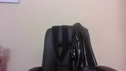 Snapshot of kingwillywoo chatting on 01/09/25, 02:07 Cynthia Pvc lips online show from 01/09/25, 02:07