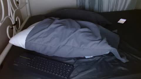 Snapshot of kingxlove23 chatting on 10/10/25, 03:38 Jason ONLINE 1230 am - 330am GMT-4 online show from 10/10/25, 03:38