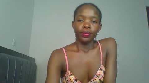 kinky_aria online show from 10/13/25, 05:35