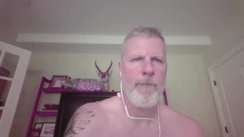 Snapshot of kinky_keven chatting on 09/22/25, 05:37 kinky_keven online show from 09/22/25, 05:37