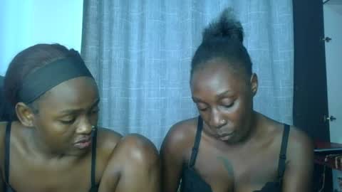 Snapshot of kinky_leila chatting on 07/01/26, 10:39 kinky_leila online show from 07/01/26, 10:39