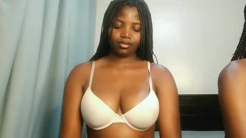 Snapshot of kinky_lola1 chatting on 11/25/25, 12:21 Lola online show from 11/25/25, 12:21