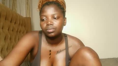 Snapshot of kinky_lola1 chatting on 01/17/26, 01:16 Lola online show from 01/17/26, 01:16