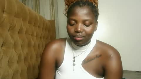 Snapshot of kinky_lola1 chatting on 01/18/26, 08:45 Lola online show from 01/18/26, 08:45