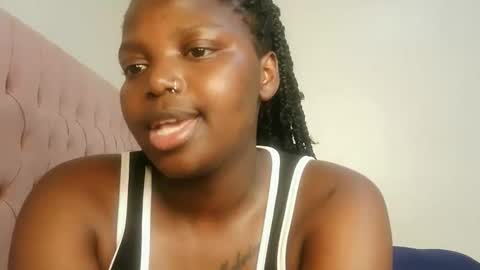 Snapshot of kinky_lola1 chatting on 02/15/26, 12:51 Lola online show from 02/15/26, 12:51