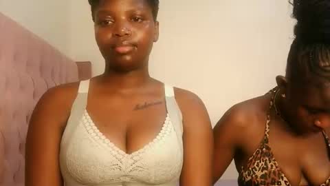 Snapshot of kinky_lola1 chatting on 02/20/26, 10:54 Lola online show from 02/20/26, 10:54