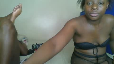 Snapshot of kinky_roey chatting on 02/28/25, 08:31 kinky_roey online show from 02/28/25, 08:31