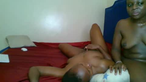 Snapshot of kinky_roey chatting on 03/09/25, 05:00 kinky_roey online show from 03/09/25, 05:00