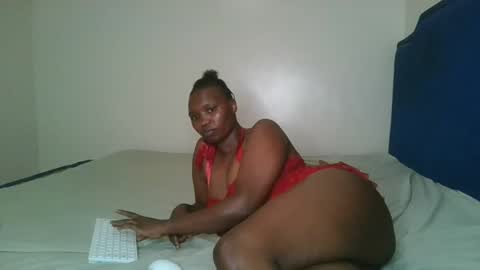 Snapshot of kinky_roey chatting on 03/11/25, 05:35 kinky_roey online show from 03/11/25, 05:35