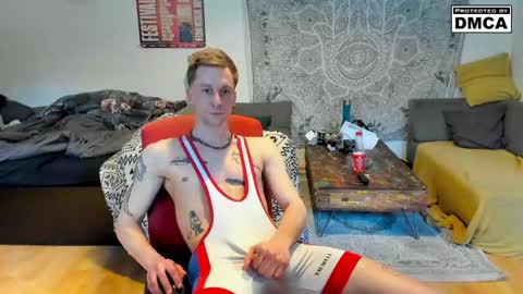 kinky_spidey online show from 04/19/26, 05:34