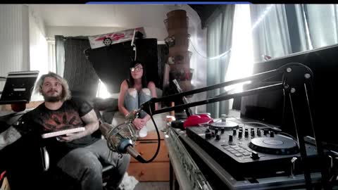 Snapshot of kinkybiguy14 chatting on 09/22/25, 06:54 Kinky Cassie online show from 09/22/25, 06:54