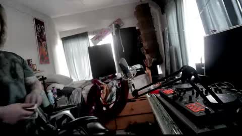 Snapshot of kinkybiguy14 chatting on 10/06/25, 05:10 Kinky Cassie online show from 10/06/25, 05:10