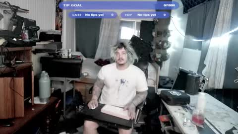 Snapshot of kinkybiguy14 chatting on 11/01/25, 07:32 Kinky Cassie online show from 11/01/25, 07:32