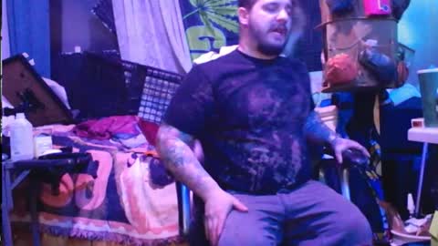 Snapshot of kinkybiguy14 chatting on 12/15/25, 07:45 Kinky Cassie online show from 12/15/25, 07:45