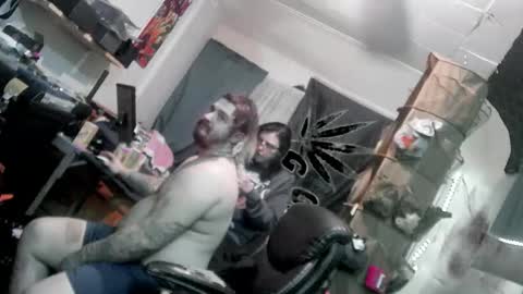 Snapshot of kinkybiguy14 chatting on 12/21/25, 07:59 Kinky Cassie online show from 12/21/25, 07:59