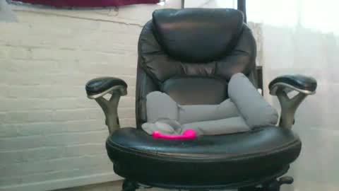 Snapshot of kinkycockstrokerxxx chatting on 06/29/26, 01:00 kinkycockstrokerxxx online show from 06/29/26, 01:00