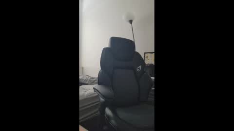 Maysie and Hunter online show from 12/05/24, 06:11