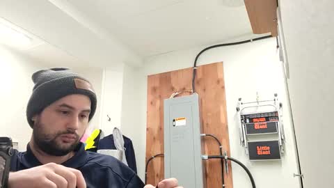 Maysie and Hunter online show from 02/23/25, 12:05