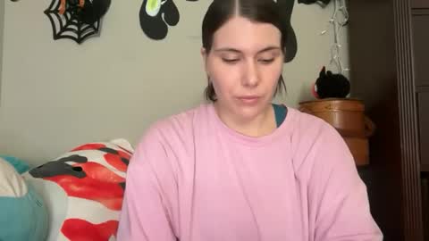 Snapshot of kinkycreative chatting on 11/06/25, 07:48 kinkycreative online show from 11/06/25, 07:48