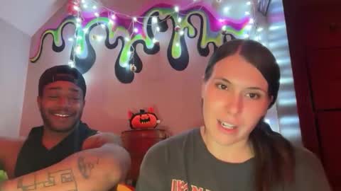 Snapshot of kinkycreative chatting on 12/18/25, 02:06 kinkycreative online show from 12/18/25, 02:06