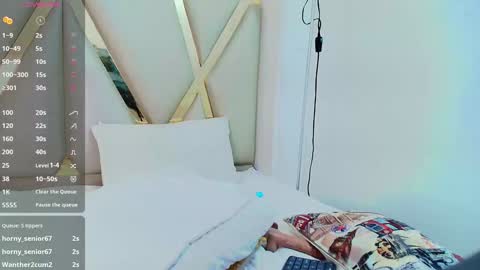 Snapshot of kinkyhousewifee_ chatting on 01/06/25, 10:26 MISS RYN online show from 01/06/25, 10:26