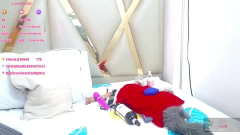 Snapshot of kinkyhousewifee_ chatting on 02/10/25, 12:30 MISS RYN online show from 02/10/25, 12:30