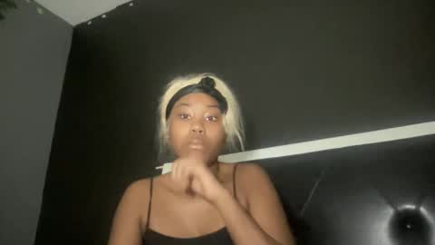 Bunniii online show from 02/12/25, 10:24