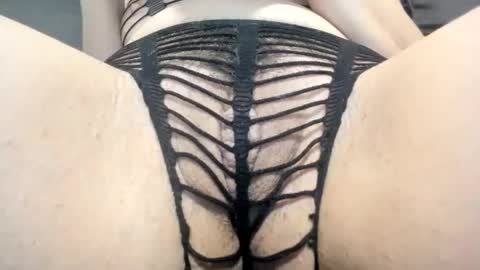 Snapshot of kinkykortney chatting on 02/12/26, 12:33 Kinky online show from 02/12/26, 12:33