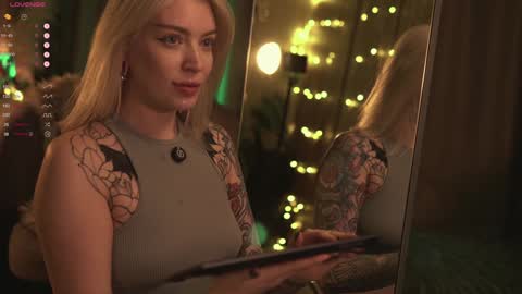 kinkylina_ online show from 01/09/25, 12:09