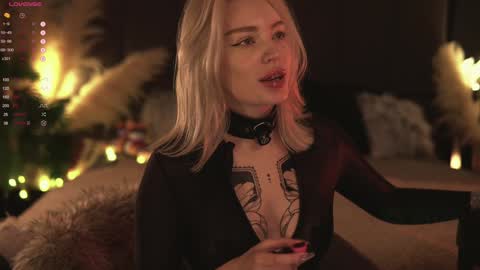 kinkylina_ online show from 01/20/25, 10:07