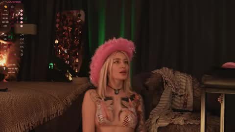 kinkylina_ online show from 02/09/25, 07:19