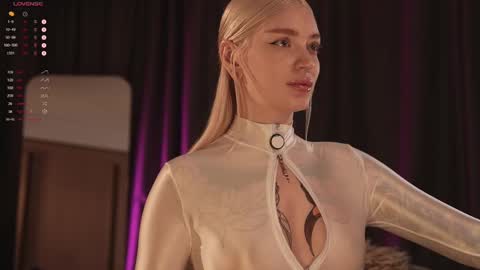 kinkylina_ online show from 02/25/25, 04:10