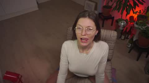 Snapshot of kinkyorange_ chatting on 12/08/24, 02:19 Mary the Soulmate online show from 12/08/24, 02:19