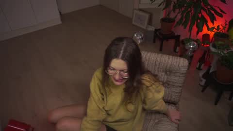 Snapshot of kinkyorange_ chatting on 12/10/24, 05:55 Mary the Soulmate online show from 12/10/24, 05:55